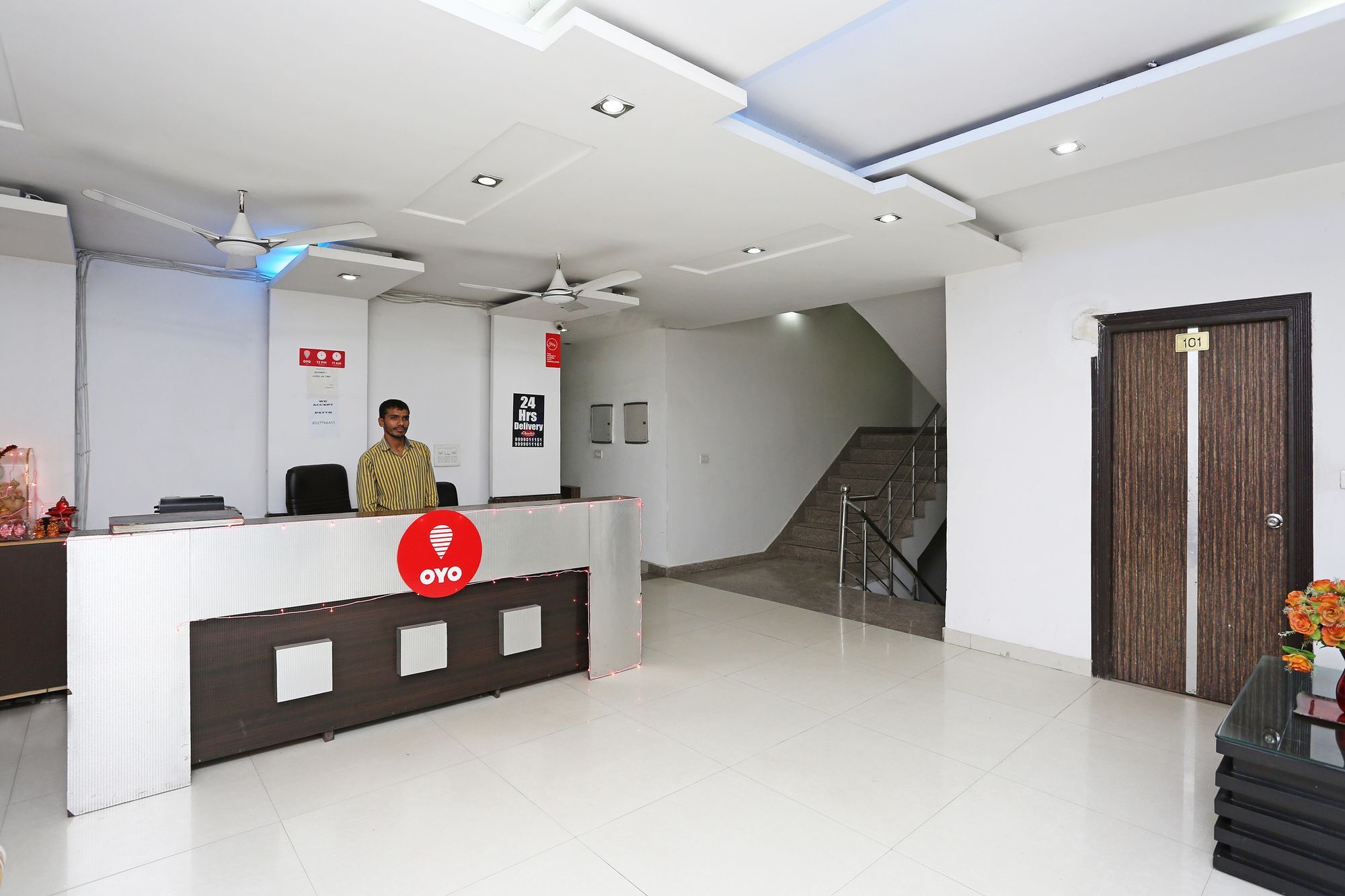 Oyo 10257 Hotel Lotus Park 古尔冈 外观 照片